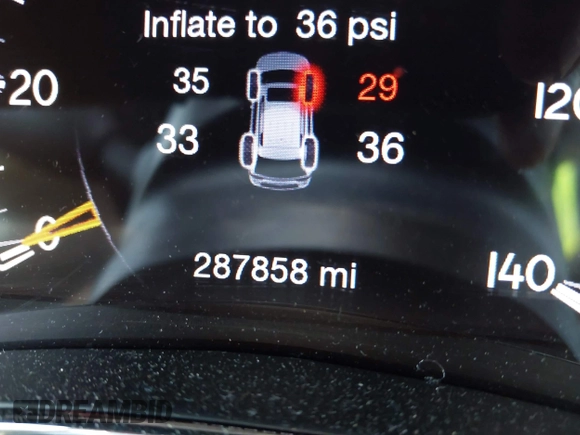 2019 Jeep Grand Cherokee Limited with VIN 1C4RJFBG8KC593755, listed as a IAAI auction lot 42500849 with 287,858 mi miles and . Bid and sale history available at DreamBid. Image 15.