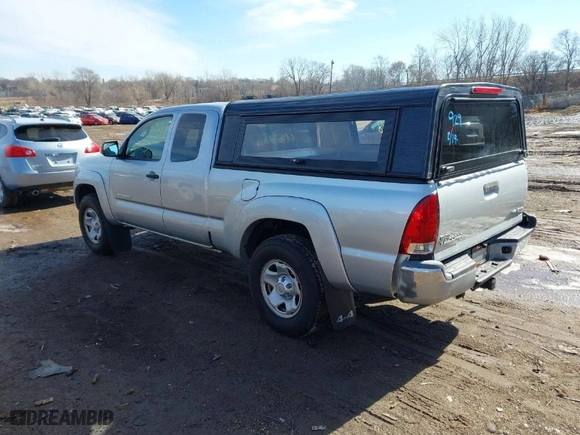 2008 Toyota Tacoma with VIN 5TEUU42N48Z512099, listed as a IAAI auction lot 41655898 with 62,477 mi miles. Bid and sale history available at carsss.com. Image 3.