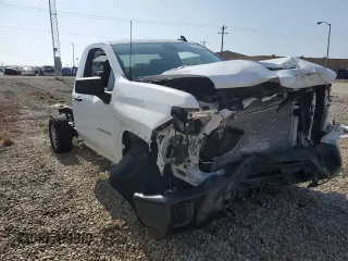 2024 CHEVROLET C2500 HEAVY DUTY with VIN 1GB0WLE73RF410425, listed as a Copart auction lot 42040355 with 5,847 mi miles and Salvage Title. Bid and sale history available at DreamBid. Image 4.