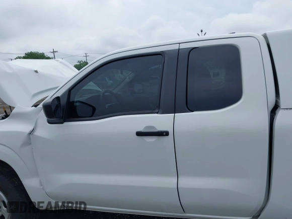 2023 Nissan Frontier S z VIN 1N6ED1CL5PN650152, wystawiony jako IAAI lot #42577598 z przebiegiem 33 811 mil mil oraz . Historia ofert i sprzedaży dostępna na DreamBid. Obrazek 14.