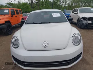 2017 Volkswagen Beetle Fleet с VIN 3VWF17AT4HM626004, выставлен на аукционе IAAI как лот 42147504 с пробегом 67 929 миль миль и . История ставок и продаж доступна на DreamBid. Изображение 12.