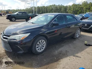 2015 Toyota Camry XLE z VIN 4T4BF1FK2FR509757, wystawiony jako Copart lot #55726025 z przebiegiem 67 144 mil mil oraz Szkoda całkowita • Salvage title. Historia ofert i sprzedaży dostępna na DreamBid. Obrazek 1.