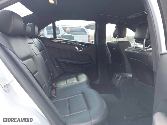 2013 Mercedes-Benz E-Class E 350 Luxury with VIN WDDHF8JB8DA740708, listed as a IAAI auction lot 42050622 with 243,585 mi miles. Bid and sale history available at carsss.com. Image 8.