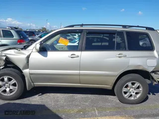 2002 Toyota Highlander with VIN JTEGF21A120071643, listed as a IAAI auction lot 41593796 with 157,608 mi miles. Bid and sale history available at carsss.com. Image 13.