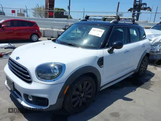2017 MINI Countryman Cooper z VIN WMZYS7C38H3E07203, wystawiony jako IAAI lot #42272765 z przebiegiem 66 308 mil mil oraz . Historia ofert i sprzedaży dostępna na DreamBid. Obrazek 2.
