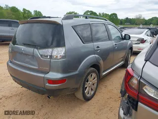 2013 Mitsubishi Outlander SE with VIN JA4JT3AW6DU020939, listed as a IAAI auction lot 42009834 with 199,402 mi miles. Bid and sale history available at carsss.com. Image 4.
