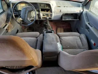 1993 Ford Explorer Eddie Bauer z VIN 1FMDU34X3PUA60013, wystawiony jako Copart lot #78548084 z przebiegiem 900 815 mil mil oraz Czysty tytuł • Clean title. Historia ofert i sprzedaży dostępna na DreamBid. Obrazek 8.