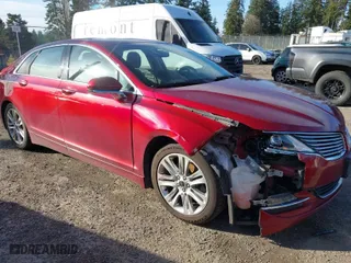 2014 Lincoln MKZ with VIN 3LN6L2GK6ER828030, listed as a IAAI auction lot 41732835 with 172,978 mi miles. Bid and sale history available at carsss.com. Image 1.