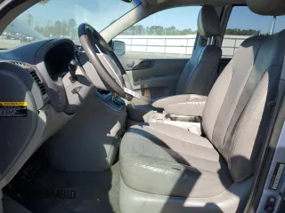 2008 Kia Sedona LX with VIN KNDMB233586210180, listed as a Copart auction lot 52090305 with 220,428 mi miles and Salvage Title. Bid and sale history available at carsss.com. Image 7.