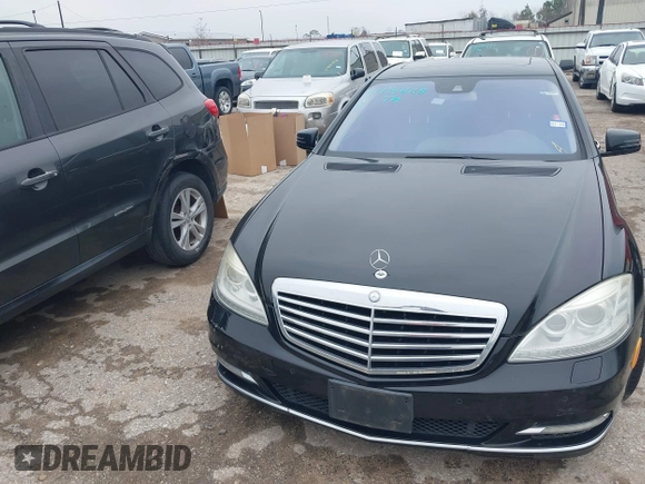 2011 Mercedes-Benz S-Class S 550 with VIN WDDNG7BB1BA362219, listed as a IAAI auction lot 41439408 with 165,076 mi miles. Bid and sale history available at carsss.com. Image 12.
