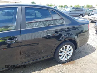 2010 Volkswagen Jetta Limited Edition z VIN 3VWAX7AJXAM128855, wystawiony jako IAAI lot #42355754 z przebiegiem 131 845 mil mil oraz . Historia ofert i sprzedaży dostępna na DreamBid. Obrazek 12.