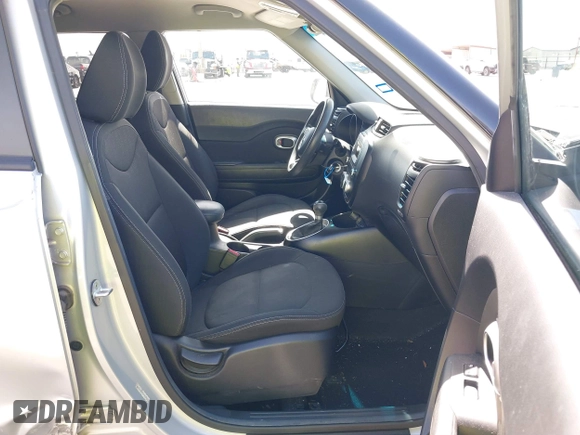 2014 Kia Soul with VIN KNDJN2A22E7738768, listed as a IAAI auction lot 41728768 with 70,013 mi miles. Bid and sale history available at carsss.com. Image 5.