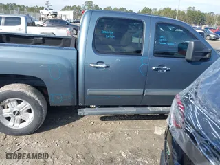 2007 Chevrolet Silverado 1500 LTZ with VIN 2GCEK13M471515148, listed as a IAAI auction lot 41414437 with 220,000 mi miles. Bid and sale history available at carsss.com. Image 14.