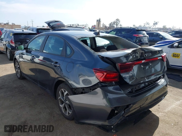 2021 Kia Forte FE with VIN 3KPF24AD6ME387387, listed as a IAAI auction lot 42034607 with 28,554 mi miles and . Bid and sale history available at carsss.com. Image 3.