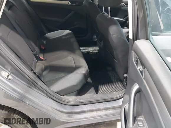2012 Volkswagen Passat S z VIN 1VWAP7A3XCC050485, wystawiony jako IAAI lot #41690837 z przebiegiem 239 583 mil mil oraz . Historia ofert i sprzedaży dostępna na DreamBid. Obrazek 8.