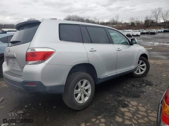 2013 Toyota Highlander with VIN 5TDBK3EH5DS252283, listed as a Copart auction lot 49261705 with 110,213 mi miles and Salvage Title. Bid and sale history available at carsss.com. Image 3.
