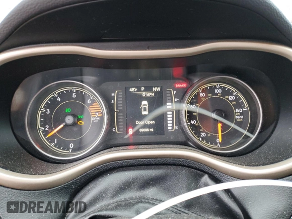 2018 Jeep Cherokee Latitude с VIN 1C4PJLCB3JD573513, выставлен на аукционе Copart как лот 57308025 с пробегом 69 086 миль миль и Списание • Salvage title. История ставок и продаж доступна на DreamBid. Изображение 9.