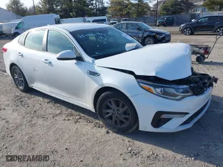 2020 Kia Optima LX with VIN 5XXGT4L3XLG424520, listed as a IAAI auction lot 41663821 with 85,960 mi miles. Bid and sale history available at carsss.com. Image 1.