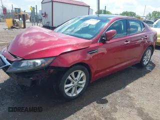 2012 Kia Optima EX z VIN 5XXGN4A77CG008747, wystawiony jako IAAI lot #42202927 z przebiegiem 221 322 mil mil oraz . Historia ofert i sprzedaży dostępna na DreamBid. Obrazek 2.