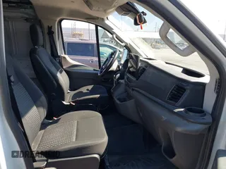 2023 Ford Transit z VIN 1FTYE2Y89PKA72629, wystawiony jako IAAI lot #42633315 z przebiegiem 61 547 mil mil oraz . Historia ofert i sprzedaży dostępna na DreamBid. Obrazek 5.