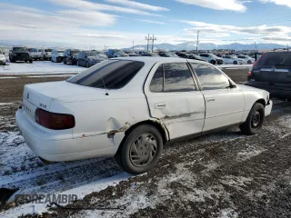 1995 Toyota Camry LE with VIN 4T1GK12E5SU858787, listed as a Copart auction lot 89400945 with 184,167 mi miles and Clean Title. Bid and sale history available at carsss.com. Image 3.