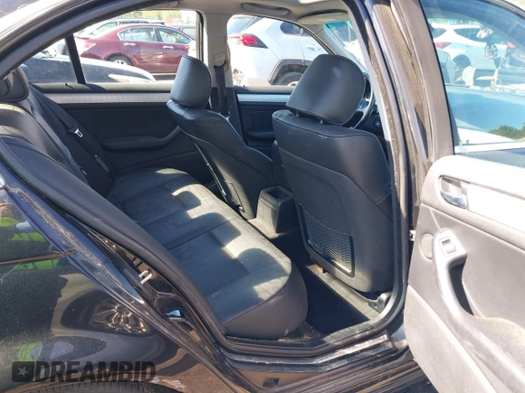 2005 BMW 3 Series 330xi with VIN WBAEW534X5PN40144, listed as a IAAI auction lot 42007301 with 142,252 mi miles and . Bid and sale history available at DreamBid. Image 8.