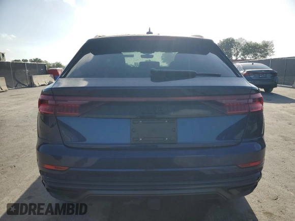 2021 Audi Q8 Premium Plus z VIN WA1EVAF17MD040579, wystawiony jako Copart lot #51805705 z przebiegiem 32 901 mil mil oraz Tytuł czysty. Historia ofert i sprzedaży dostępna na DreamBid. Obrazek 6.