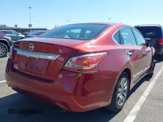 2015 Nissan Altima 2.5 S with VIN 1N4AL3AP3FC105413, listed as a IAAI auction lot 41995660 with 175,430 mi miles. Bid and sale history available at carsss.com. Image 4.