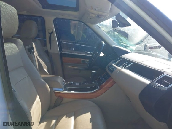 2011 Land Rover Range Rover Sport HSE with VIN SALSF2D43BA268417, listed as a IAAI auction lot 41548080 with 107,901 mi miles. Bid and sale history available at carsss.com. Image 5.