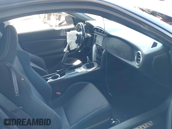 2017 Toyota 86 z VIN JF1ZNAA11H9706848, wystawiony jako IAAI lot #42097158 z przebiegiem 76 251 mil mil oraz . Historia ofert i sprzedaży dostępna na DreamBid. Obrazek 5.