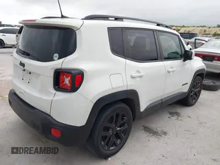 2018 Jeep Renegade Latitude with VIN ZACCJABH7JPH95711, listed as a IAAI auction lot 42124871 with 177,280 mi miles. Bid and sale history available at carsss.com. Image 4.