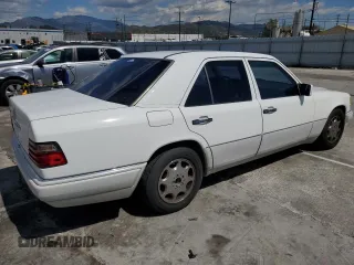 1994 Mercedes-Benz E Class with VIN WDBEA32E5RC048522, listed as a Copart auction lot 47426734 with 84,760 mi miles and Salvage Title. Bid and sale history available at carsss.com. Image 3.