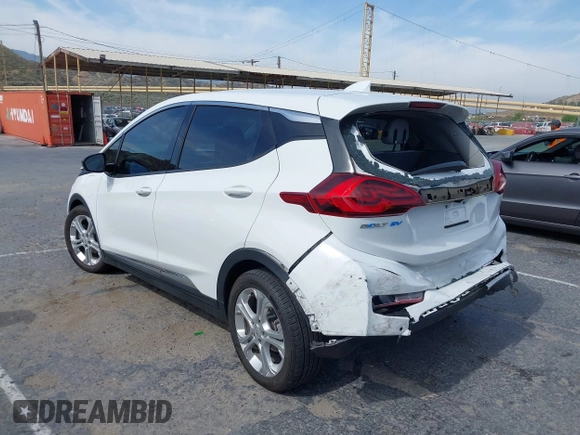 2020 Chevrolet Bolt EV LT z VIN 1G1FY6S06L4129658, wystawiony jako IAAI lot #42372460 z przebiegiem 43 417 mil mil oraz . Historia ofert i sprzedaży dostępna na DreamBid. Obrazek 3.