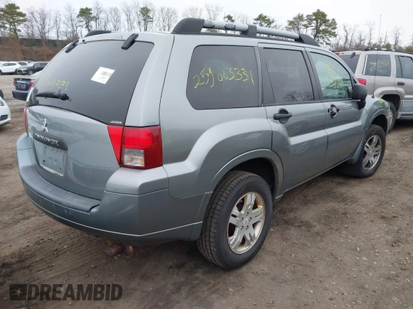 2008 Mitsubishi Endeavor LS with VIN 4A4MN21S98E041104, listed as a IAAI auction lot 41927586 with 999,999 mi miles. Bid and sale history available at carsss.com. Image 4.