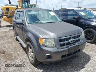 2012 Ford Escape XLS z VIN 1FMCU9C79CKC56110, wystawiony jako IAAI lot #42618886 z przebiegiem 189 520 mil mil oraz . Historia ofert i sprzedaży dostępna na DreamBid. Obrazek 1.