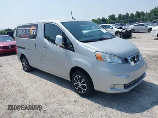 2013 Nissan NV200 SV z VIN 3N6CM0KN5DK692696, wystawiony jako IAAI lot #42487507 z przebiegiem 166 634 mil mil oraz . Historia ofert i sprzedaży dostępna na DreamBid. Obrazek 1.