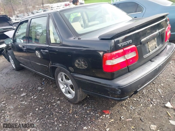 1998 Volvo S70 T5 with VIN YV1LS5371W1488787, listed as a IAAI auction lot 41466894 with 312,048 mi miles. Bid and sale history available at carsss.com. Image 3.