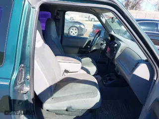 2000 Ford Ranger XL with VIN 1FTYR14V6YPA63448, listed as a IAAI auction lot 41660976 with 188,173 mi miles. Bid and sale history available at carsss.com. Image 5.