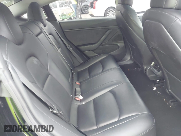 2018 Tesla Model 3 Long Range Battery z VIN 5YJ3E1EA2JF156808, wystawiony jako IAAI lot #42160829 z przebiegiem 106 258 mil mil oraz . Historia ofert i sprzedaży dostępna na DreamBid. Obrazek 8.
