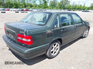 1998 Volvo S70 z VIN YV1LS5644W2447467, wystawiony jako IAAI lot #42319324 z przebiegiem 111 907 mil mil oraz . Historia ofert i sprzedaży dostępna na DreamBid. Obrazek 4.