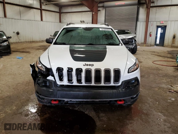 2015 Jeep Cherokee Trailhawk with VIN 1C4PJMBS6FW572245, listed as a Copart auction lot 51992855 with 150,719 mi miles and Clean title. Bid and sale history available at DreamBid. Image 5.
