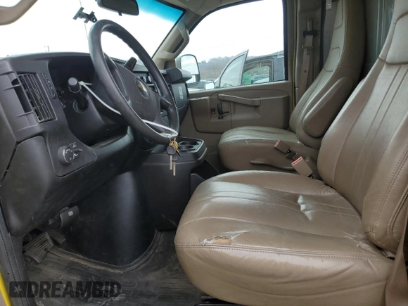 2020 Chevrolet Express Cargo Van with VIN 1GCWGAFP8L1129652, listed as a Copart auction lot 45386515 with 210,632 mi miles and Clean Title. Bid and sale history available at carsss.com. Image 7.