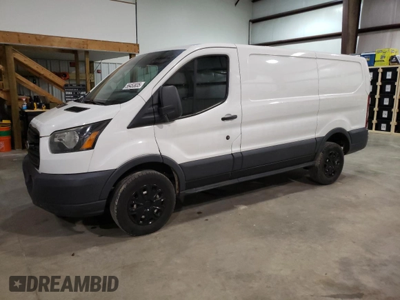 2015 Ford Transit Cargo z VIN 1FTNR1YM7FKB03812, wystawiony jako Copart lot #56453835 z przebiegiem 139 412 mil mil oraz Czysty tytuł • Clean title. Historia ofert i sprzedaży dostępna na DreamBid. Obrazek 1.
