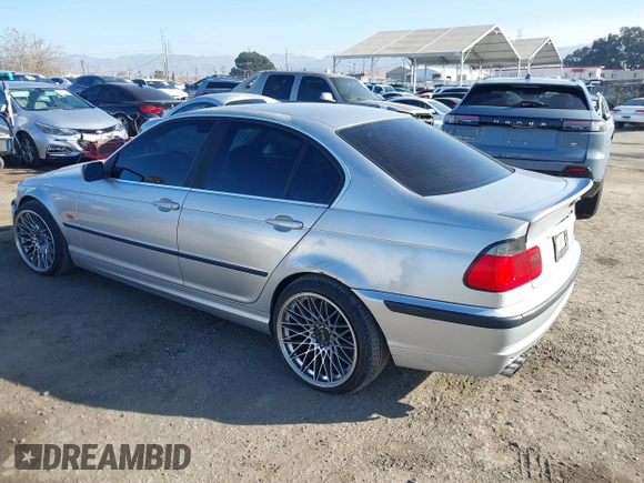 2001 BMW 3 Series 330i with VIN WBAAV53481JS96119, listed as a IAAI auction lot 41170028 with 244,973 mi miles. Bid and sale history available at carsss.com. Image 3.