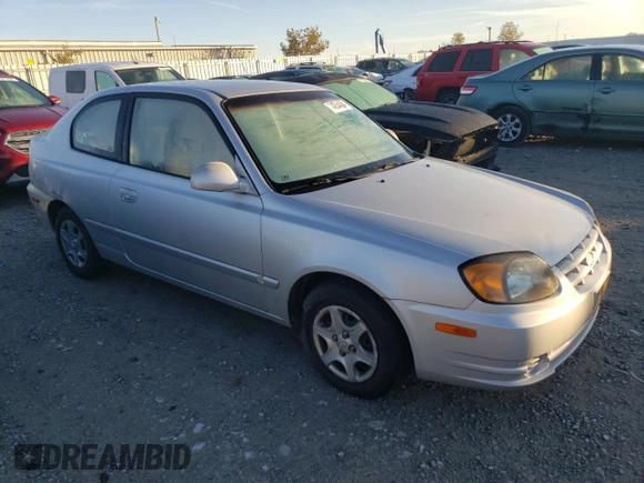 2004 Hyundai Accent GL with VIN KMHCG35C44U284868, listed as a Copart auction lot 74054884 with 87,259 mi miles and Clean Title. Bid and sale history available at carsss.com. Image 4.