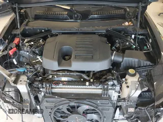 2024 Land Rover Defender X-Dynamic SE z VIN SALE2FEU1R2300221, wystawiony jako IAAI lot #41579863 z przebiegiem 13 981 mil mil oraz . Historia ofert i sprzedaży dostępna na DreamBid. Obrazek 10.