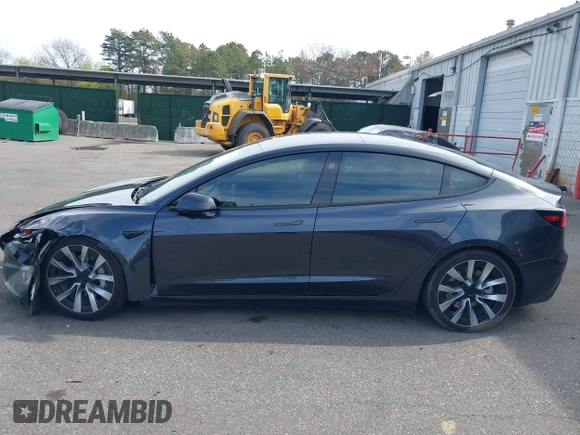 2024 Tesla Model 3 z VIN 5YJ3E1EA4RF742745, wystawiony jako IAAI lot #42085235 z przebiegiem 28 094 mil mil oraz . Historia ofert i sprzedaży dostępna na DreamBid. Obrazek 14.