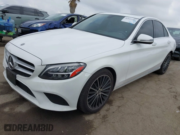 2019 Mercedes-Benz C 300 z VIN 55SWF8DBXKU305138, wystawiony jako IAAI lot #42111286 z przebiegiem 42 309 mil mil oraz . Historia ofert i sprzedaży dostępna na DreamBid. Obrazek 18.