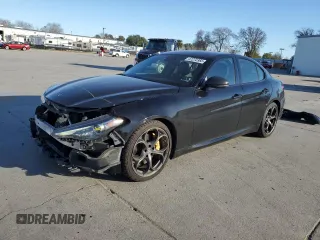 2019 Alfa Romeo Giulia z VIN ZARFAMAN4K7605244, wystawiony jako Copart lot #47272365 z przebiegiem 90 792 mil mil oraz Szkody całkowita. Historia ofert i sprzedaży dostępna na DreamBid. Obrazek 1.