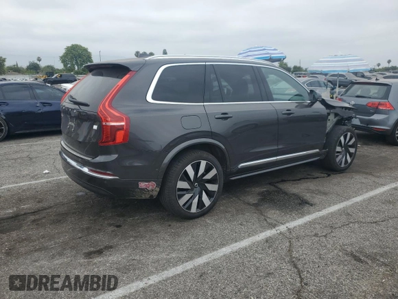 2023 Volvo XC90 Ultimate Bright Theme with VIN YV4H60CA1P1946339, listed as a Copart auction lot 62216265 with 28,977 mi miles and Salvage title. Bid and sale history available at DreamBid. Image 3.